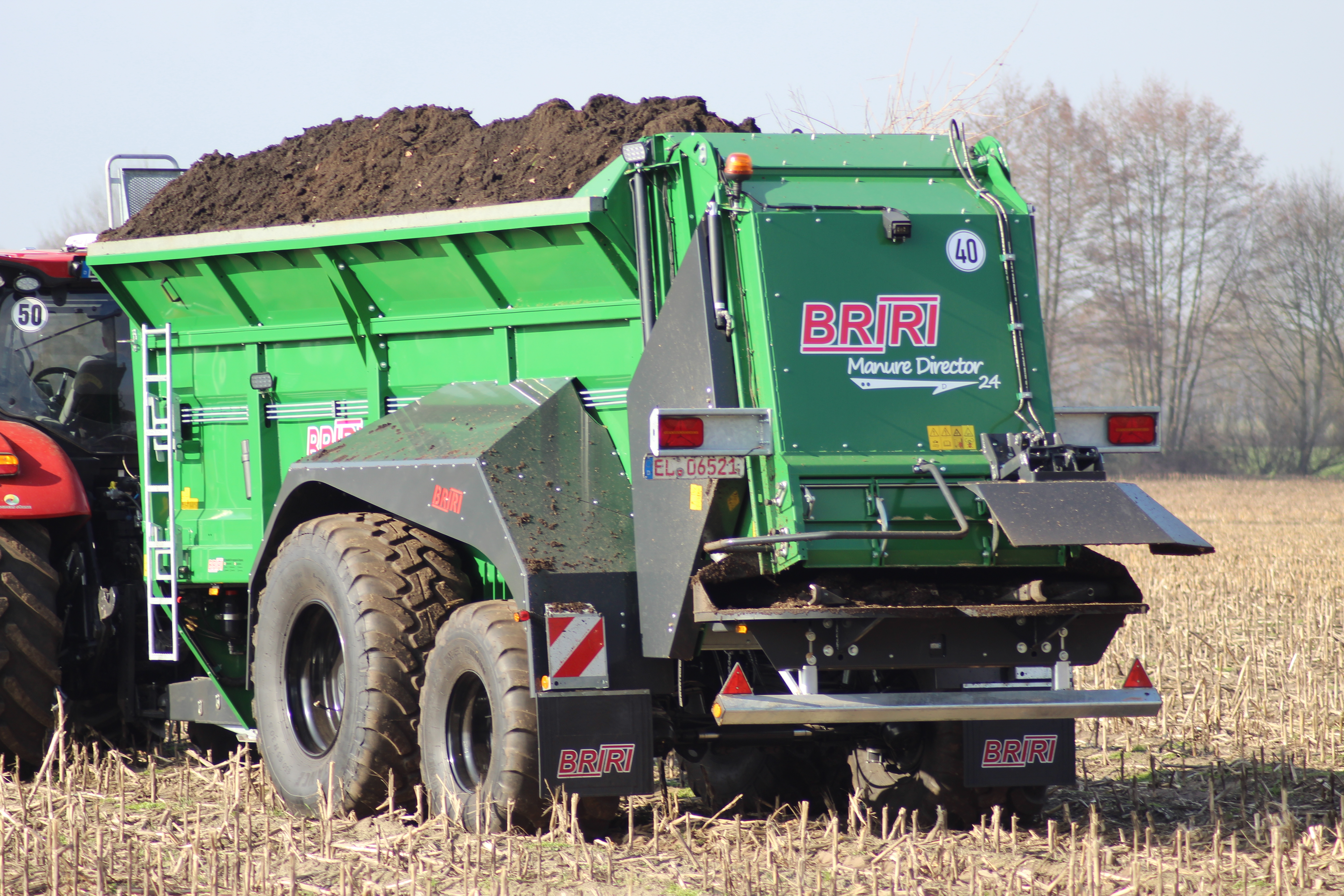 BRIRI MANURE Director 24, 24 t tandemtengelyes szerves trágya, komposzt és mész szóró