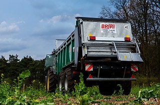 BRIRI UTS sorozat, 12-20 t egy és tandem tengelyes szervestrágyaszóró