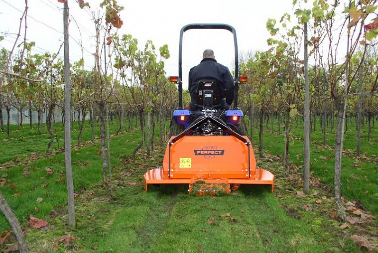 PEFECT VT VARIO teleszkópos körforgó kasza 1,15-2,6 m szőlő gyümölcs PEFECT VT VARIO teleszkópos körforgó kasza 1,15-2,6 m szőlő gyümölcs