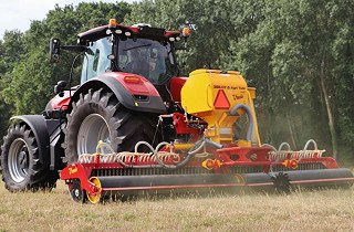 VREDO AGRI Twin 4,4-5,8 m pneumatikus gyep direktvetőgép