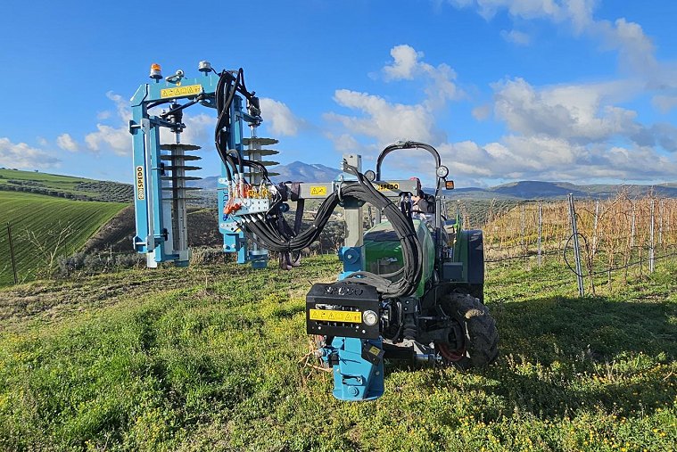 MULTIFUNCTION ARIEL VINEYARD előmetsző szőlőműveléshez MULTIFUNCTION ARIEL VINEYARD előmetsző szőlőműveléshez