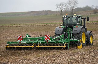 KERNER VENTOS 3,9-5,1 m vontatott